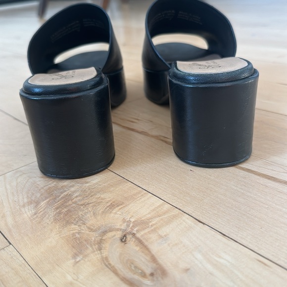 Seychelles Black Sandal low heel - Picture 3 of 4